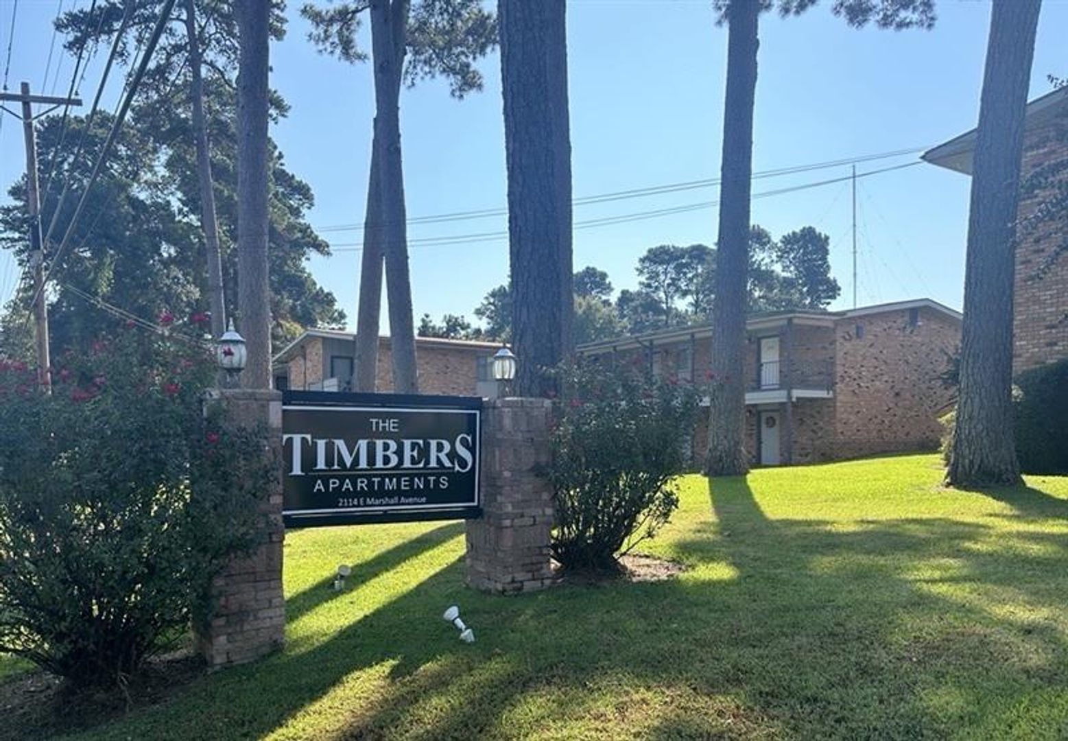 Longview Apartment: 2114 E Marshall Ave