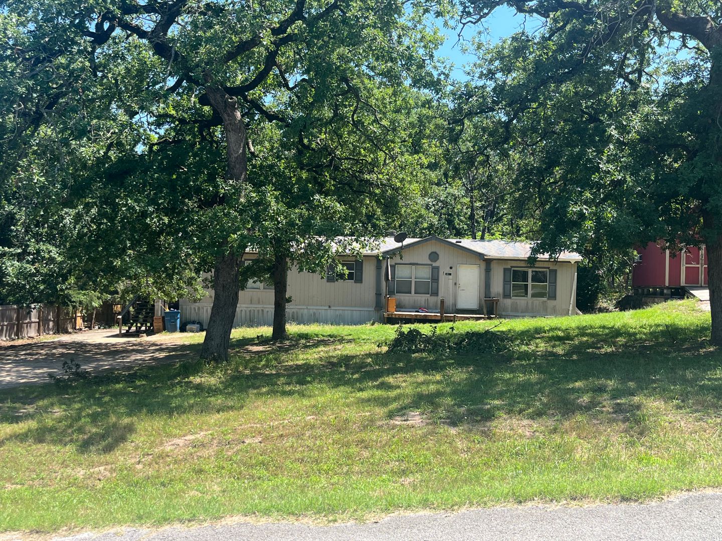 Lindale House: 16521 Timberwood