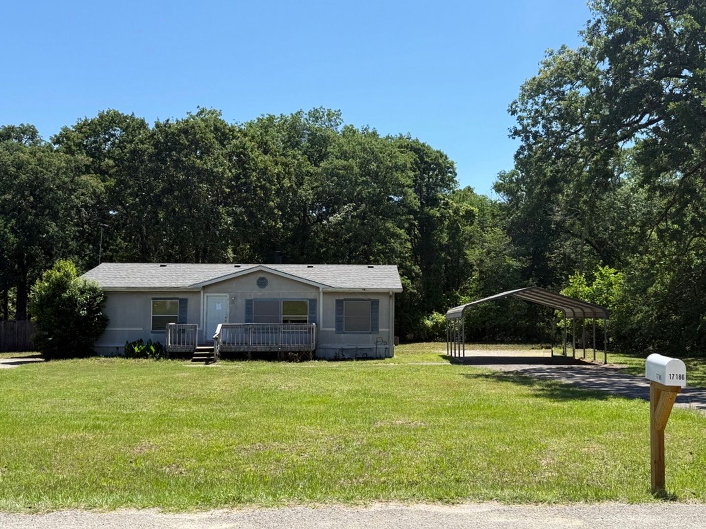 Lindale House: 17186 Countrywood