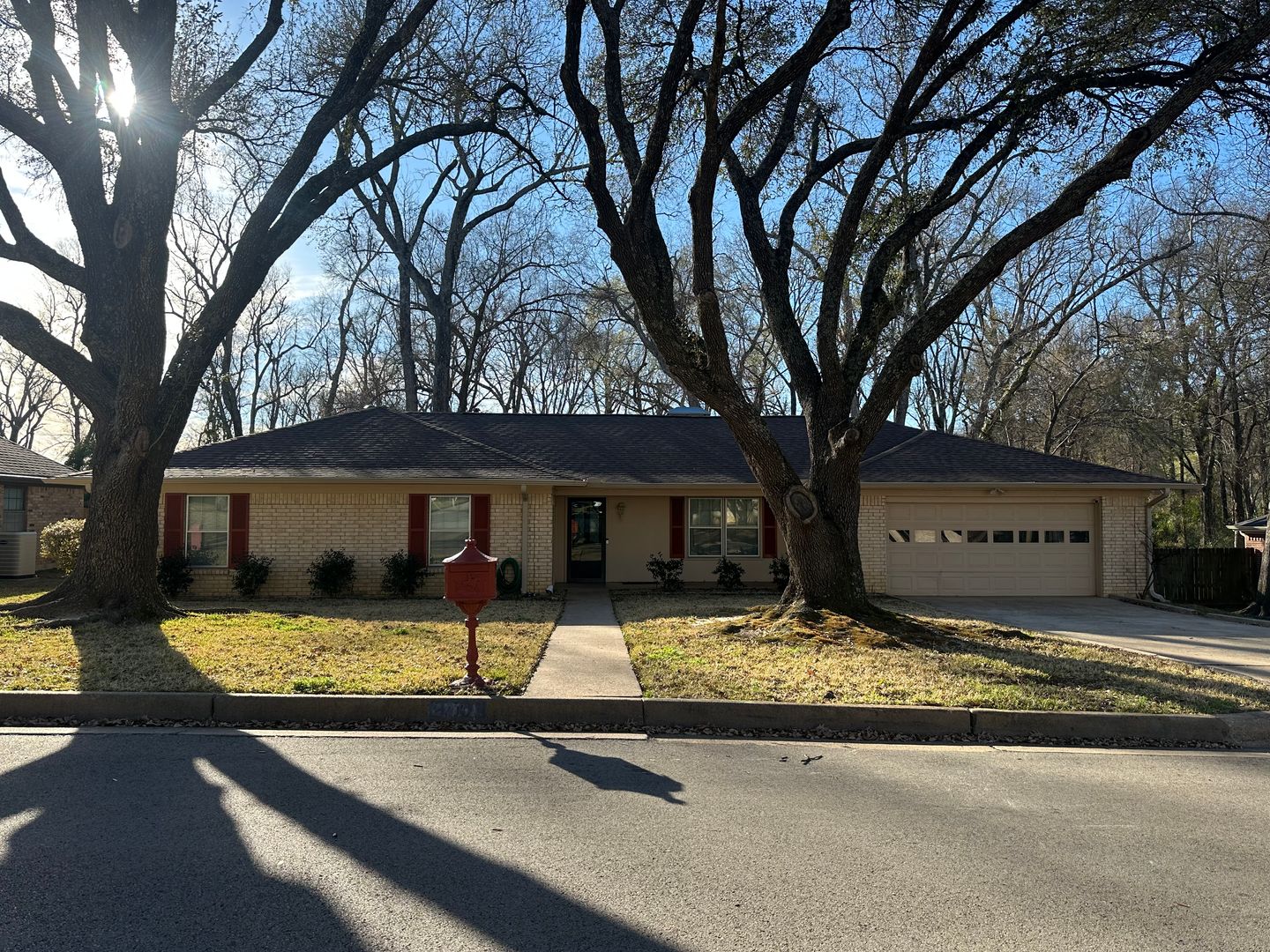 Tyler House: 2701 Boldt Ave