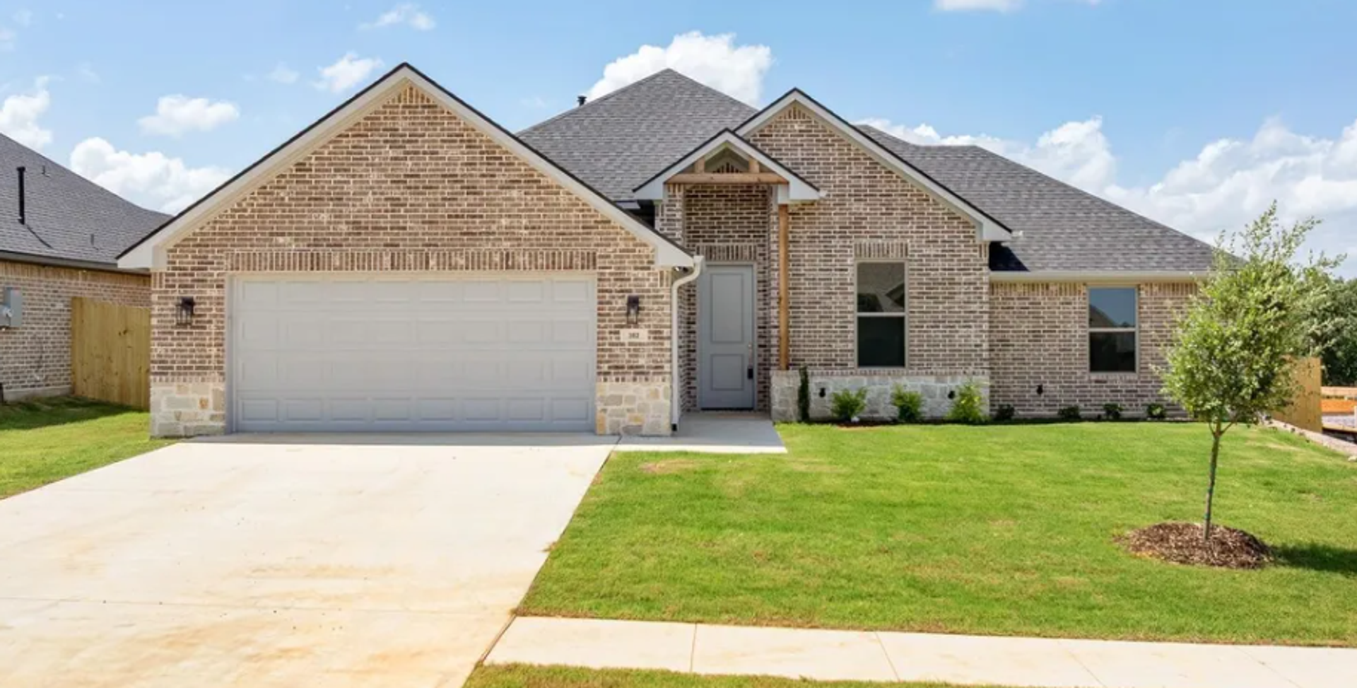 Bullard House: 382 Mary Cir