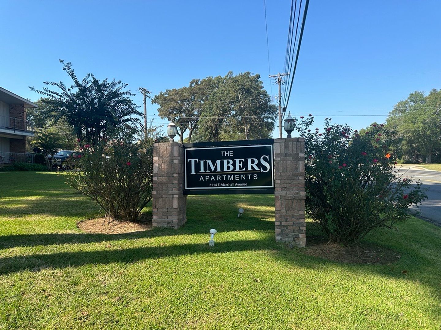 Longview Apartment: 2114 E Marshall Ave