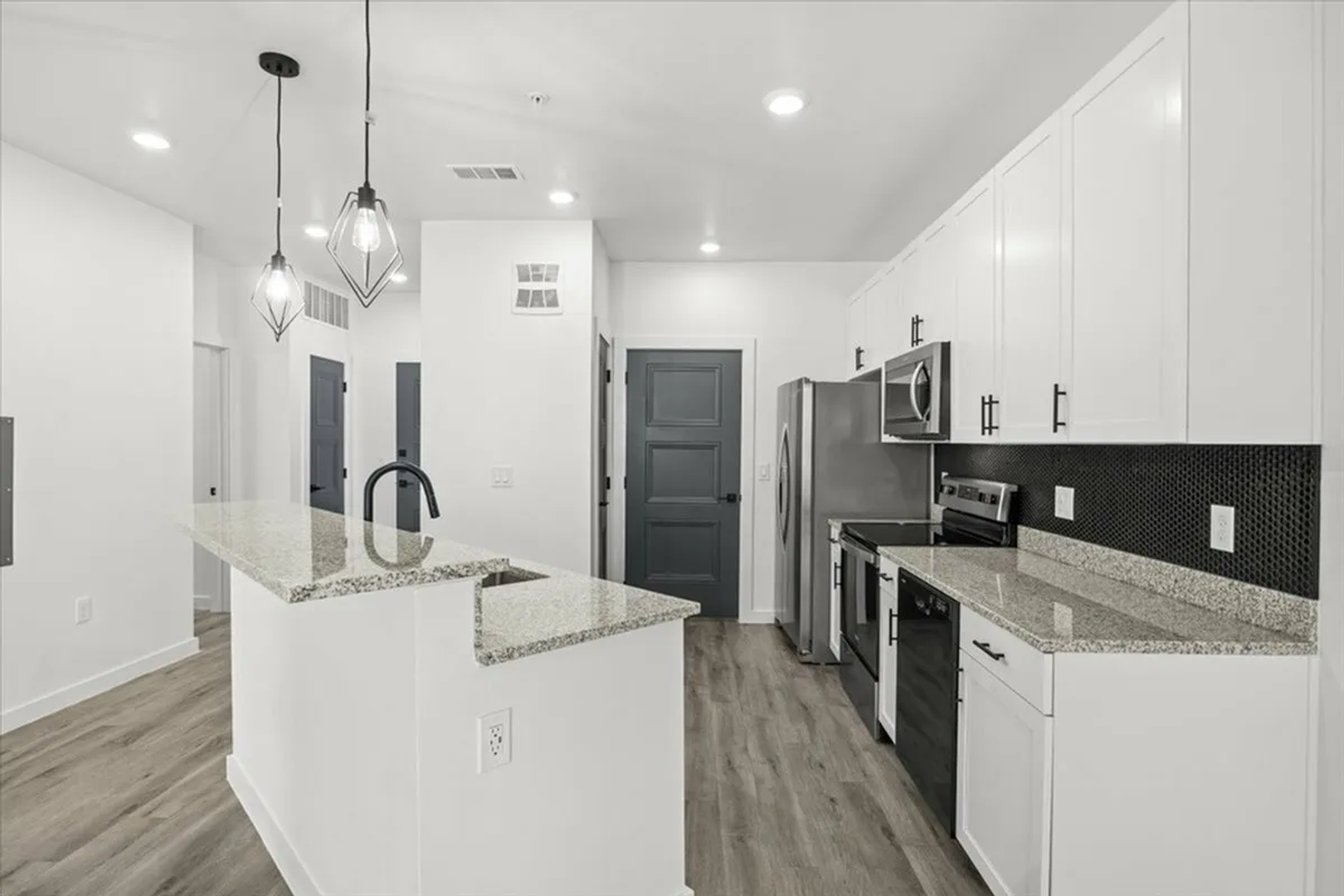 Longview Apartment: 2006 Toler Rd.