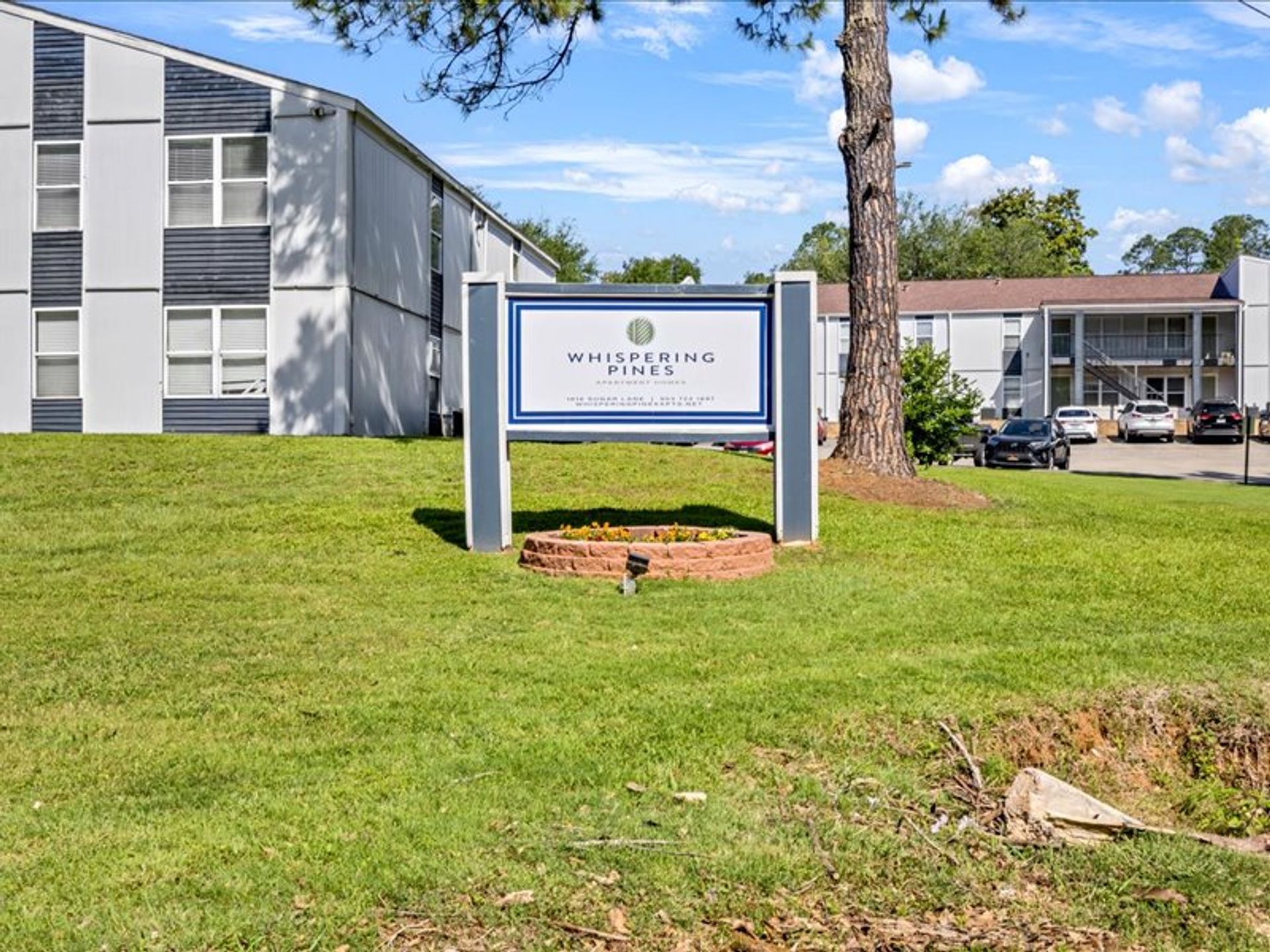 Palestine Apartment: 1010 Sugar Lane