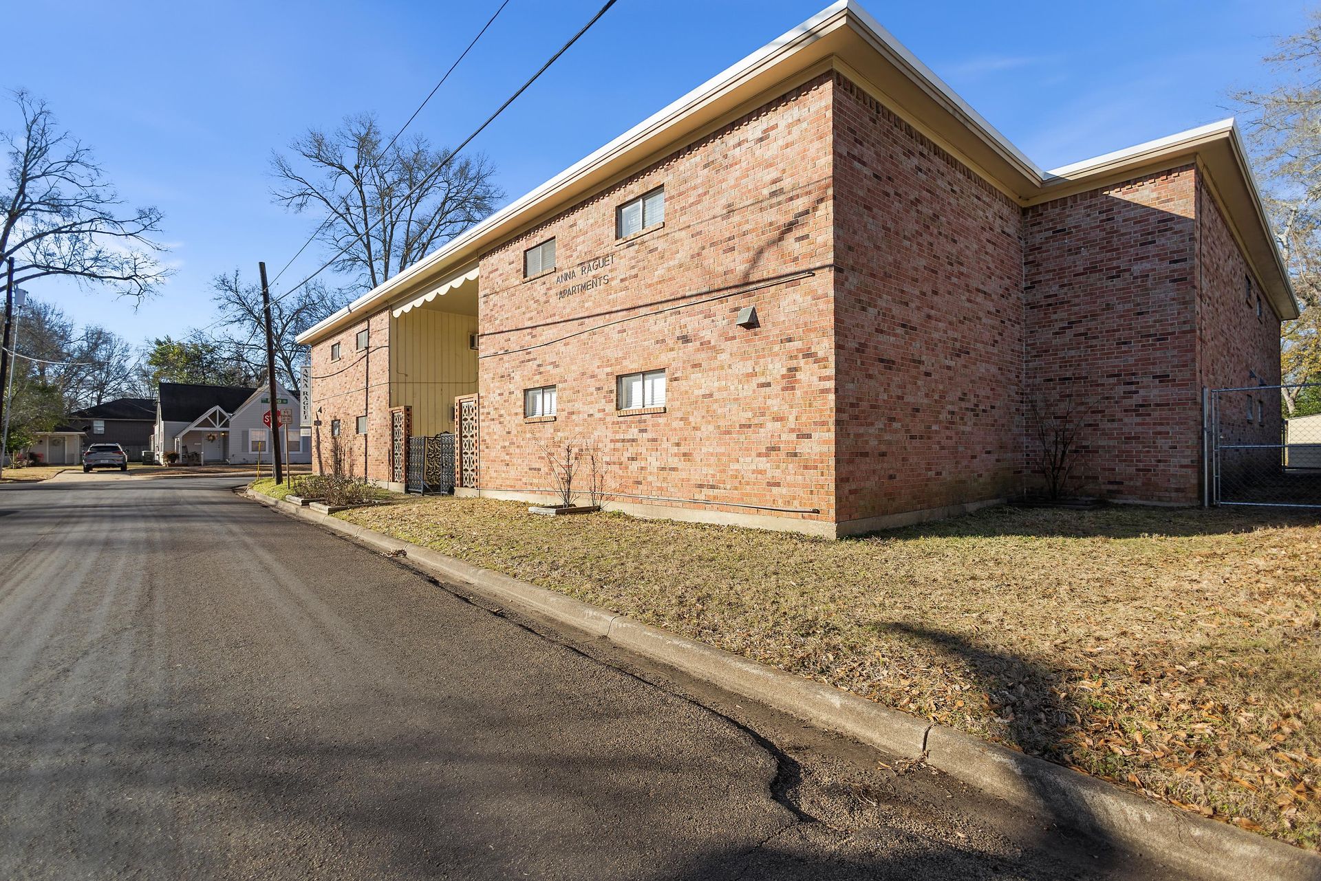 Nacogdoches Apartment: 901 Raquet St