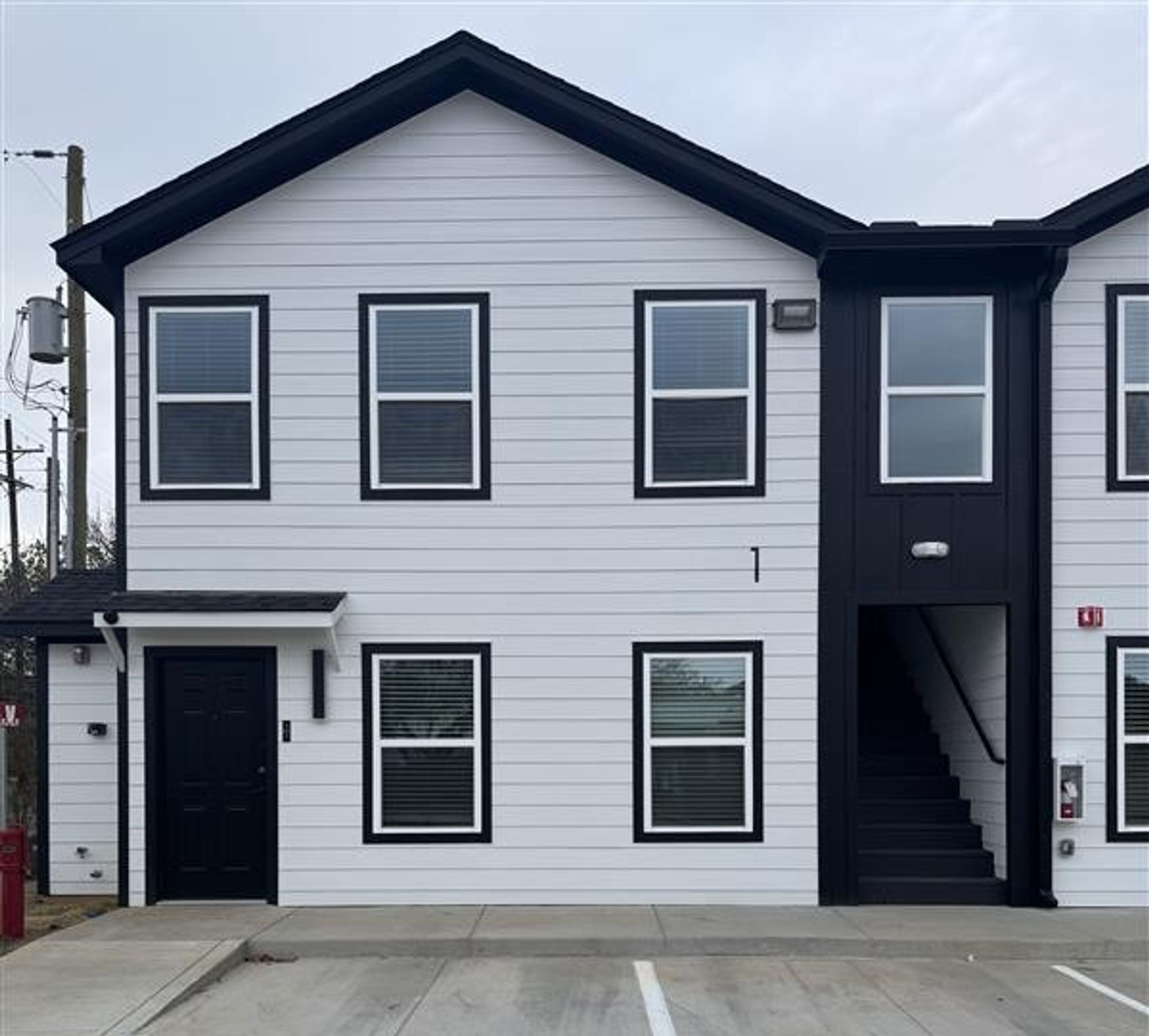 Longview Townhome: 104 Village Dr - 222