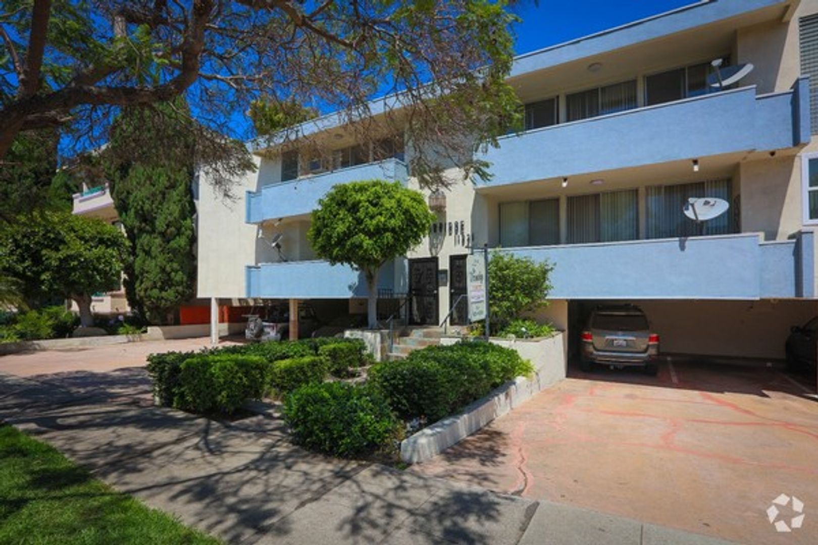 Los Angeles Apartment: 11931 Dorothy St.