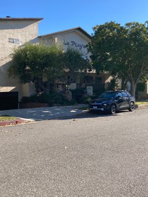 Large 1 Bedroom / 1 bathroom for rent – photo 1