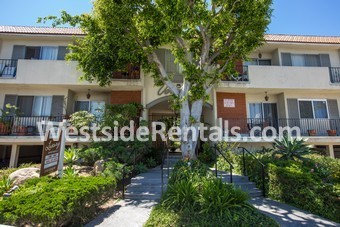 Los Angeles Apartment: 1407 Brockton Ave.