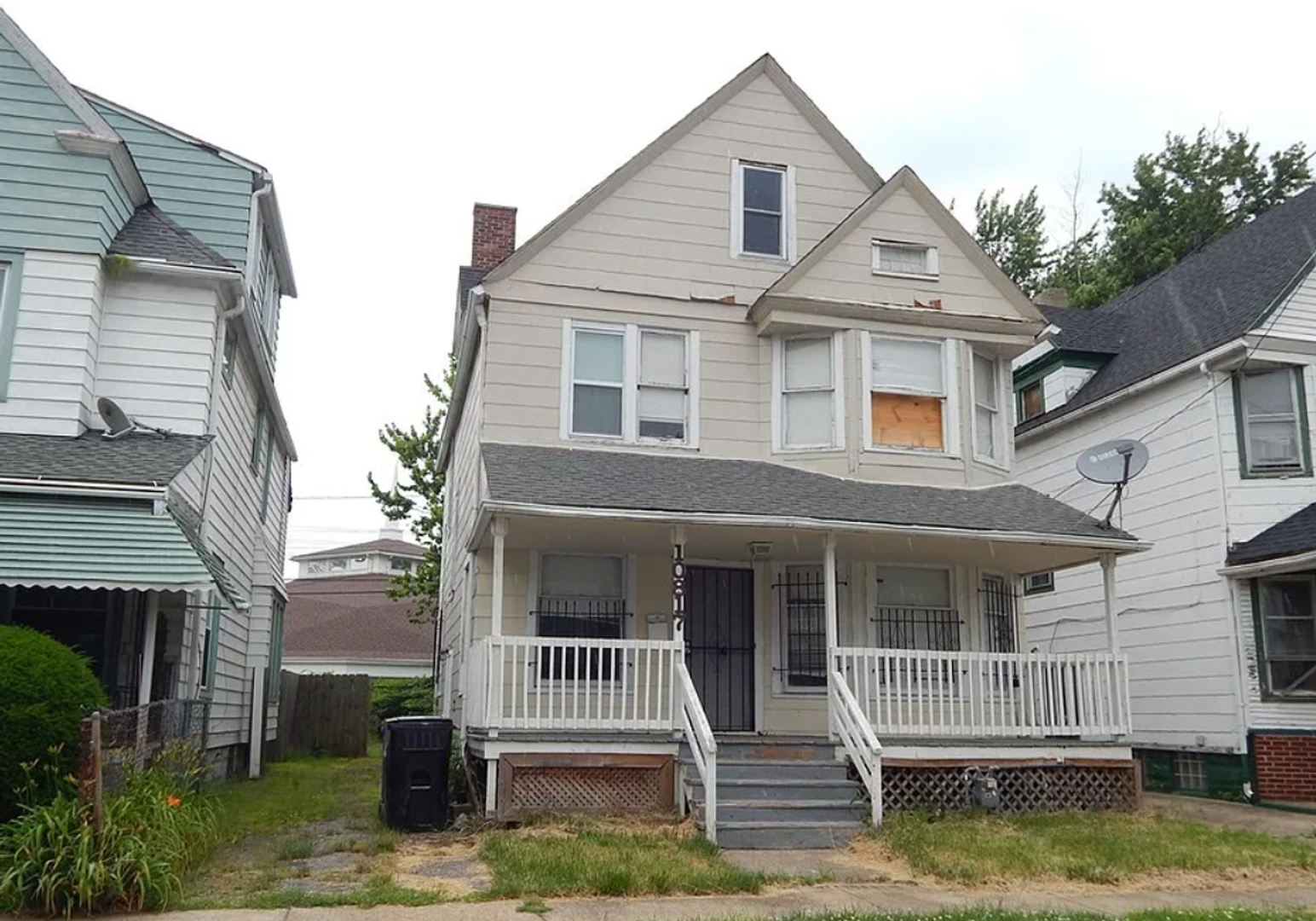 CLEVELAND House: 10817 HULL AVE,