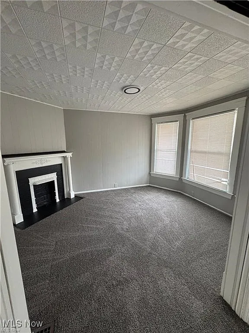CLEVELAND Apartment: 10801 HULL AVE