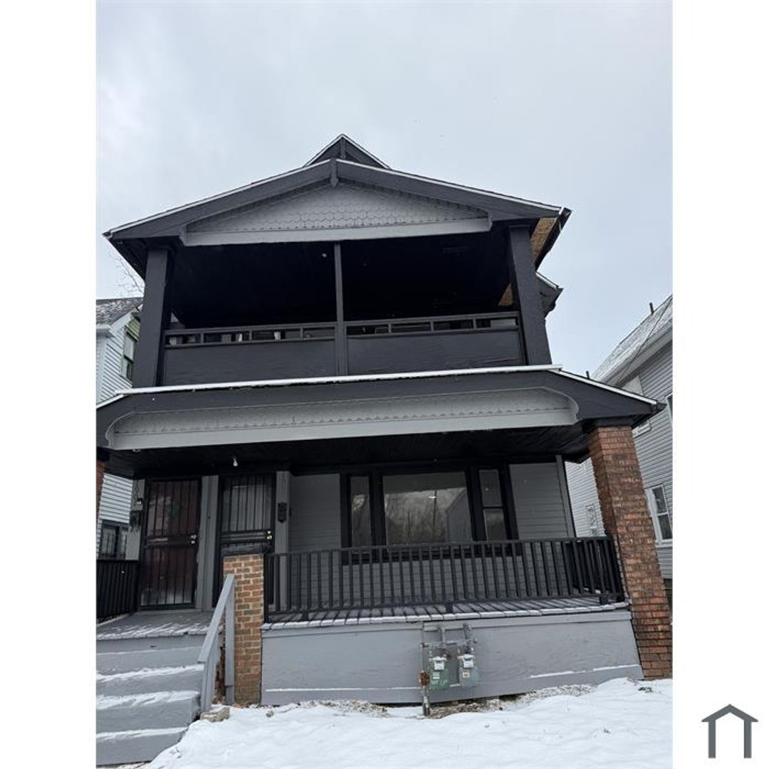 Cleveland Apartment: 11903 Fairport Ave