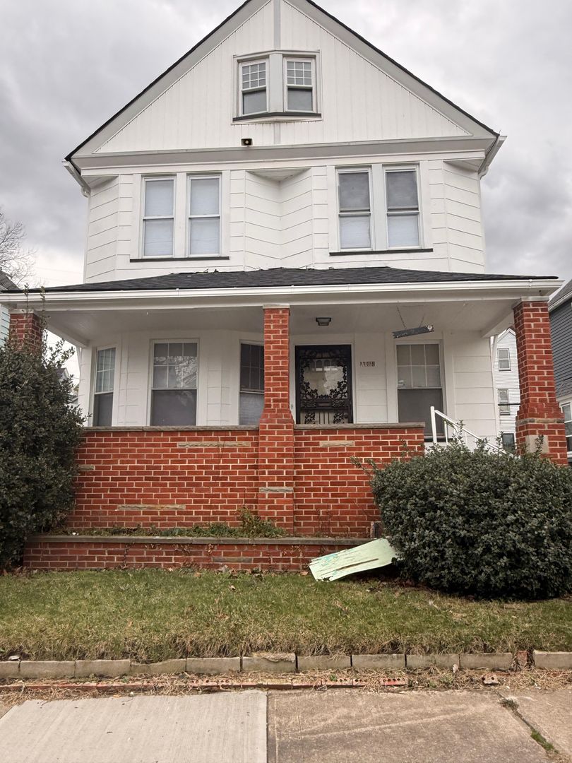 CLEVELAND House: 10814 HULL AVE