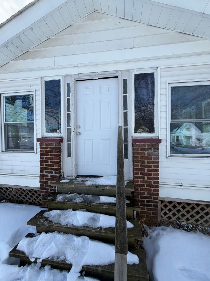 EUCLID Apartment: 22680 COULTER AVE