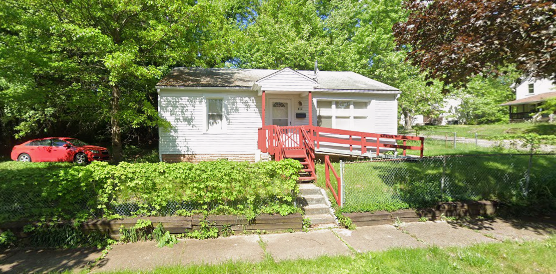 AKRON House: 610 ELBON AVE