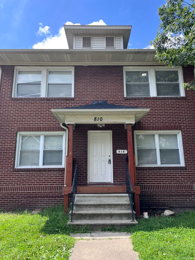 Akron Apartment: 810 Thayer St
