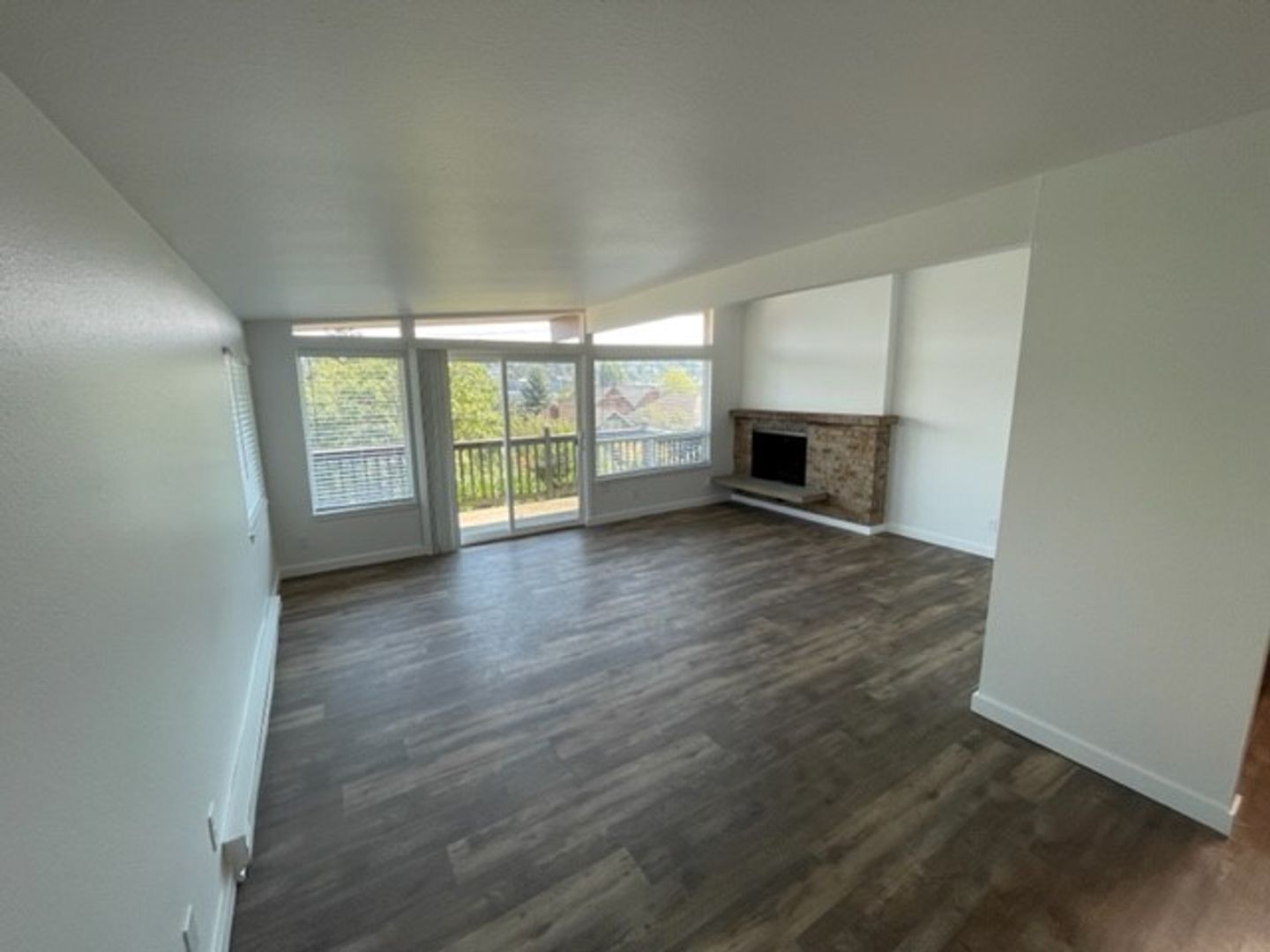 Seattle Apartment: 3459 23rd Ave W