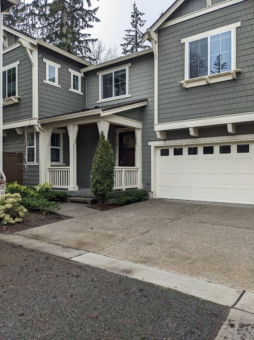 Bothell House: 18716 44th Drive SE