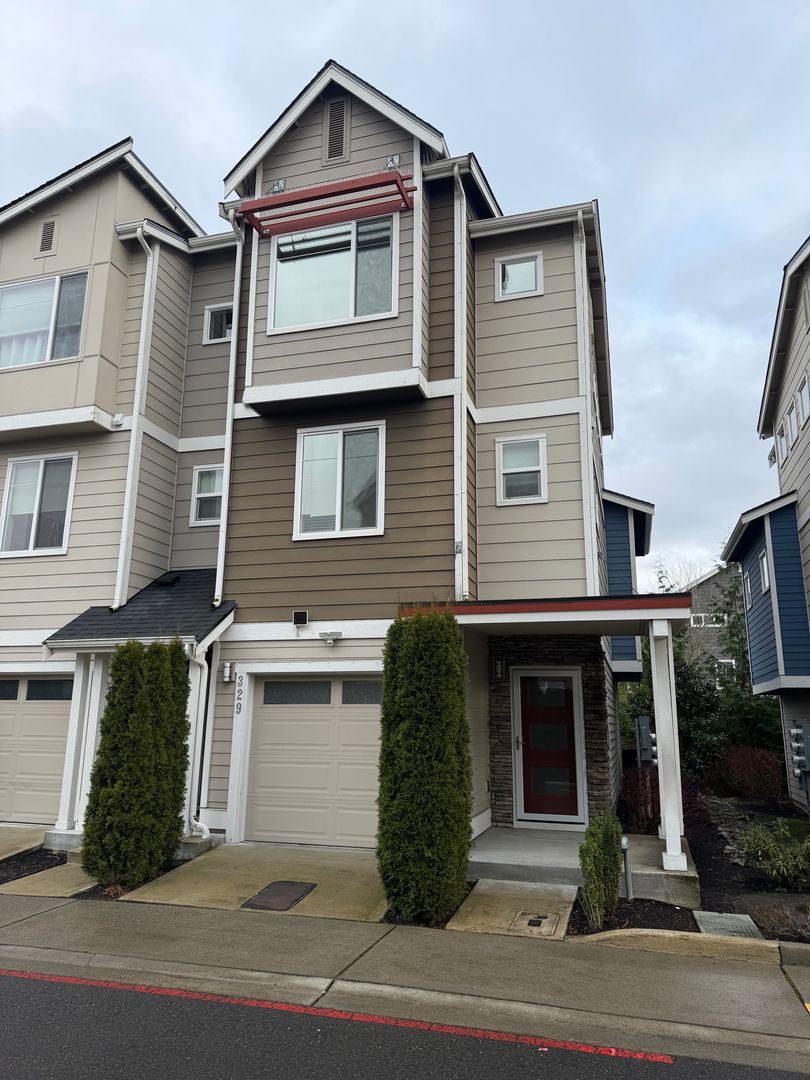 Renton Townhome: 329 Anacortes PL NE