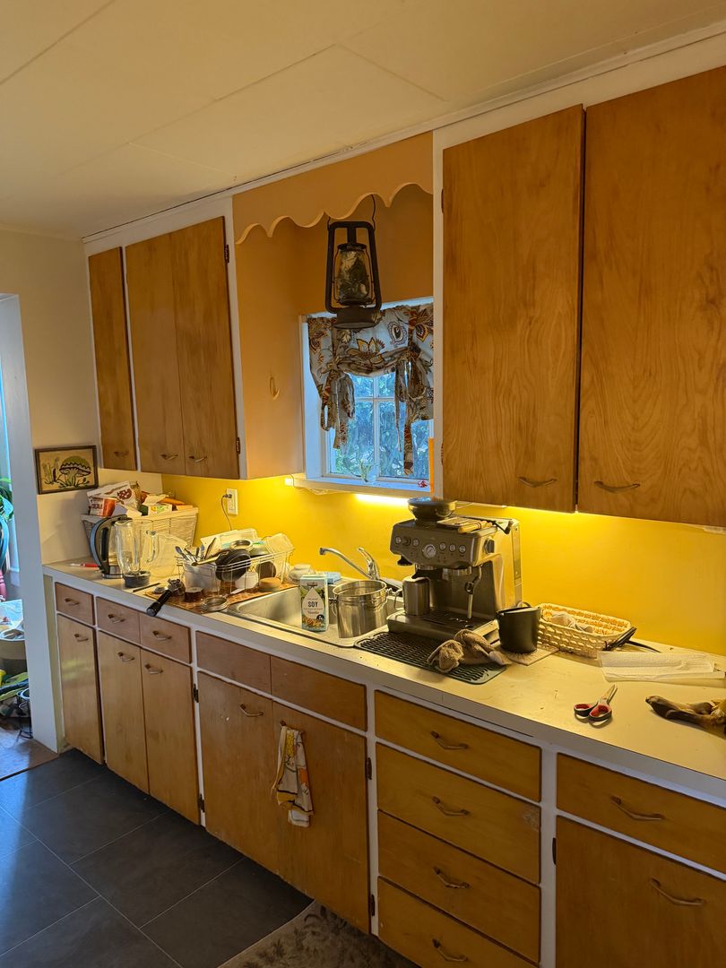 Seattle House: 1618 N 36th St