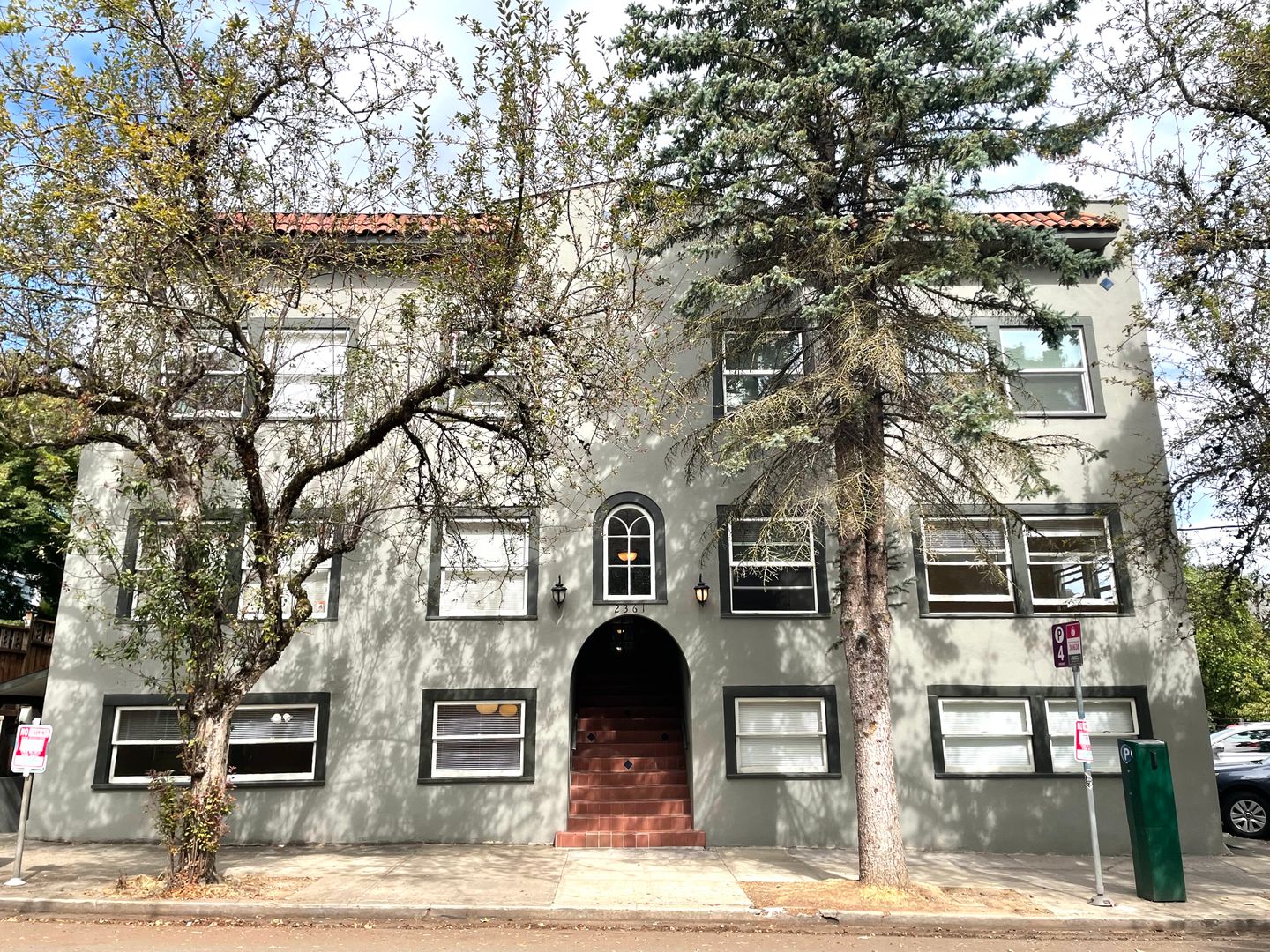 Portland Apartment: 2361 NW Pettygrove St