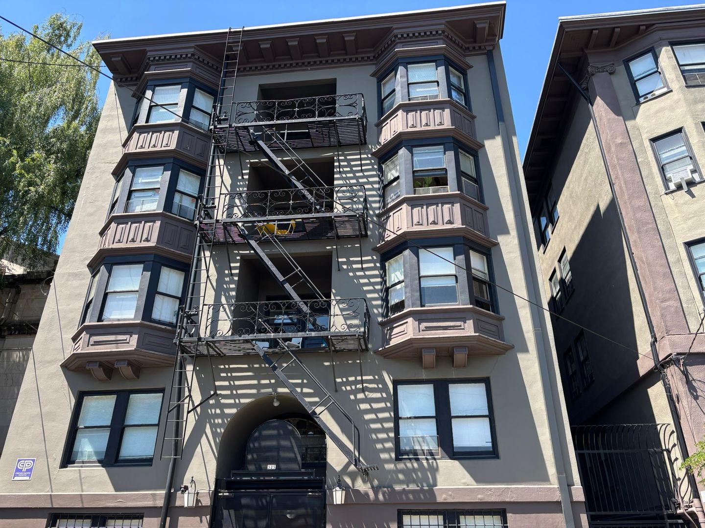 Portland Apartment: 325  NW 18th  Ave.