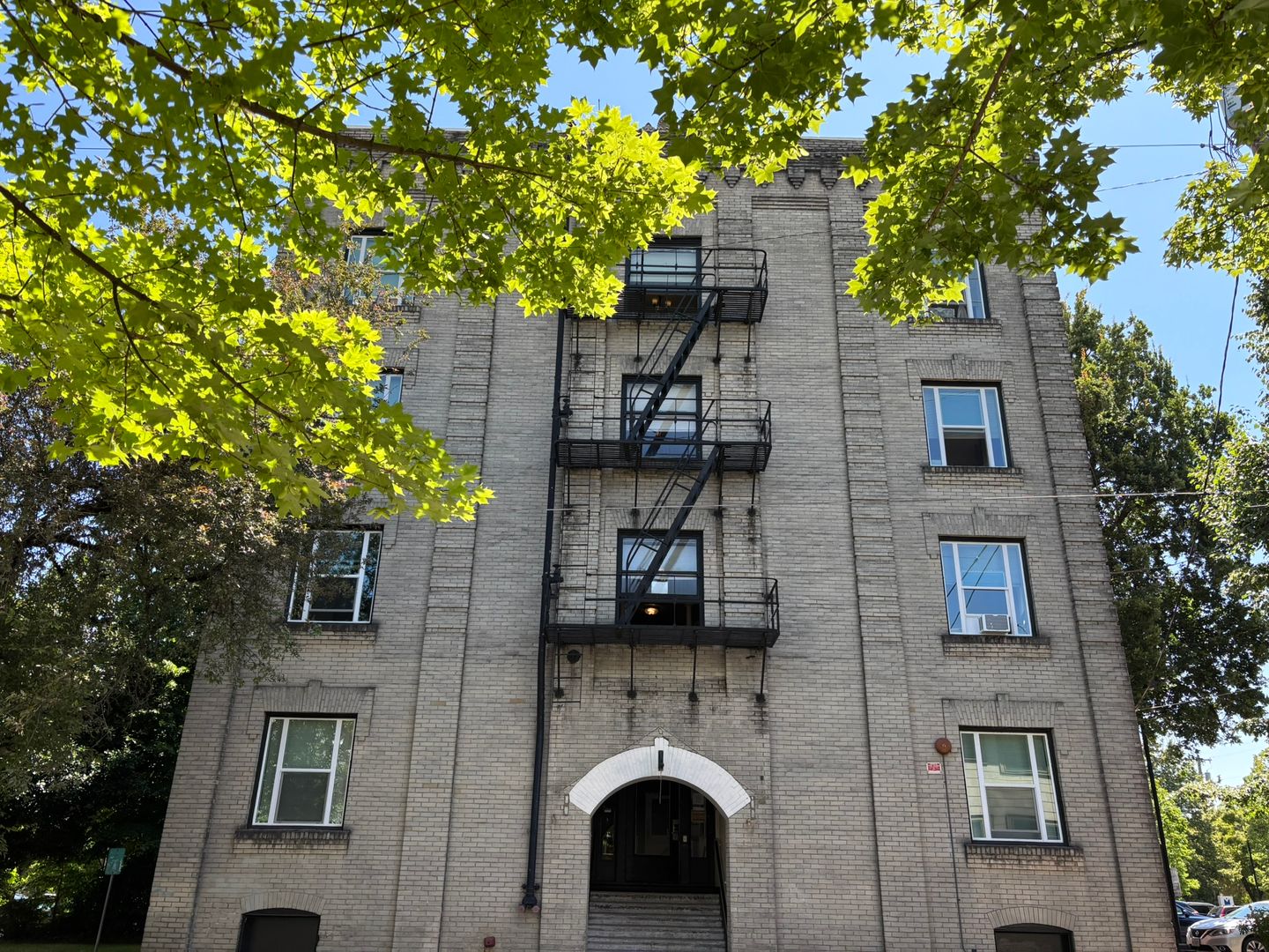 Portland Apartment: 1026 NW 20th Ave