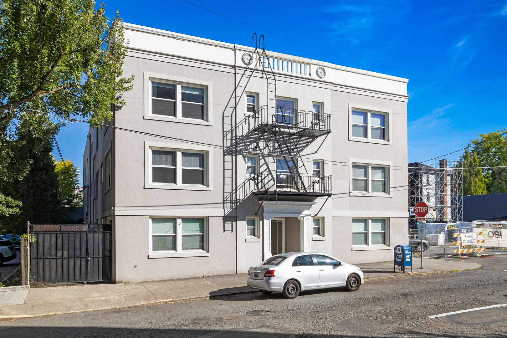 Portland Apartment: 834  SW 15th Ave.