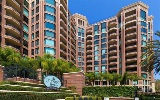 Luxury Downtown 3BR/3BA Condo – photo 1