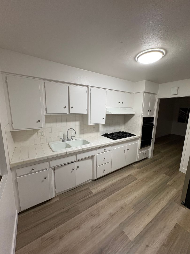 San Diego Apartment: 3101-3115 Reynard Way