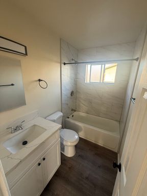 RENOVATED 2 BEDROOM APARTMENT
