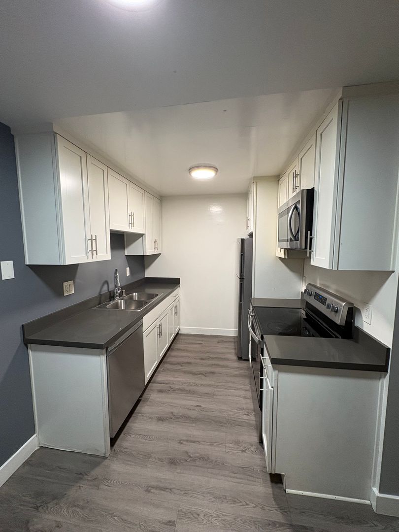 San Diego Apartment: 4999 Sterling Court