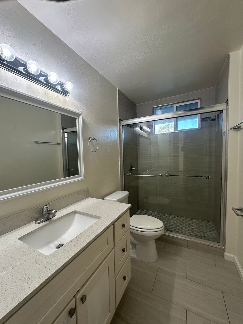 San Rafael Apartment: 300 Merrydale Road