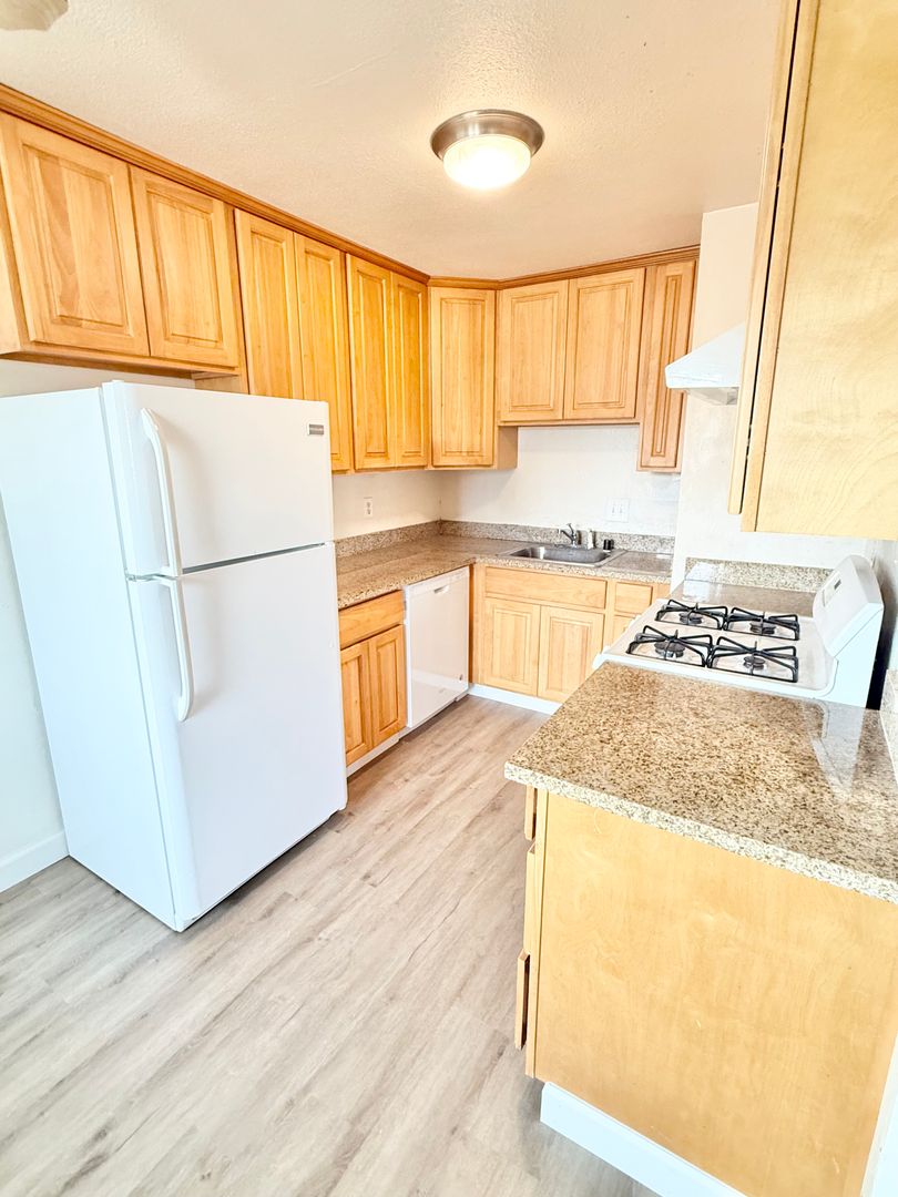 Fairfield Apartment: 900 Broadway Street