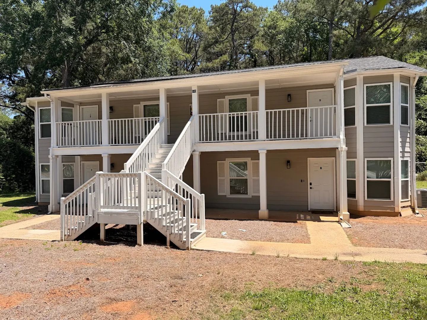 Athens Apartment: 140 Cumberland Ct