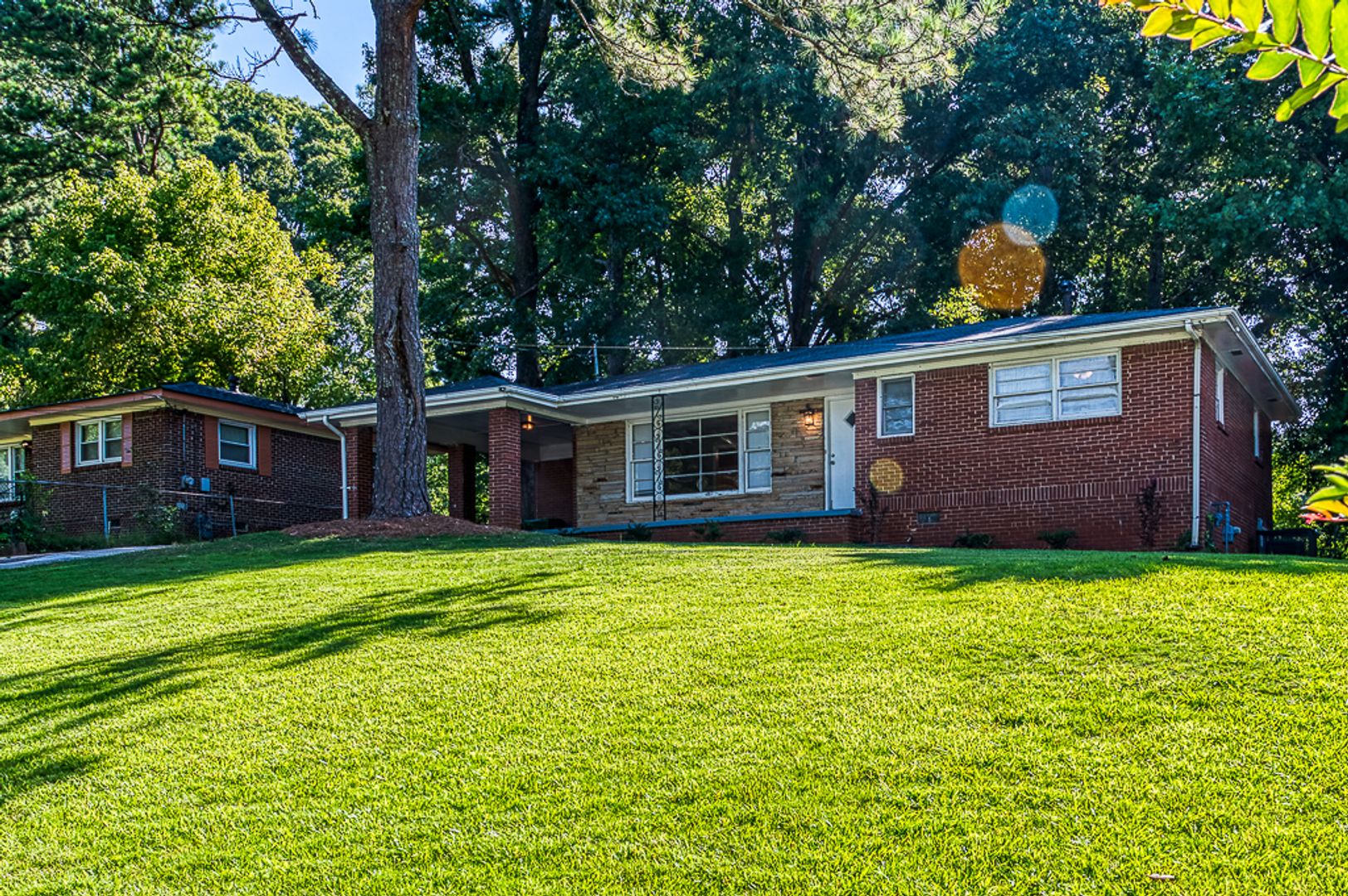 Decatur House: 2168 Glendale Dr