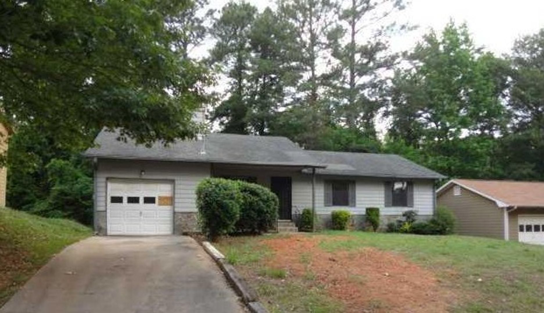 Atlanta House: 2875 Alexandria Dr SW