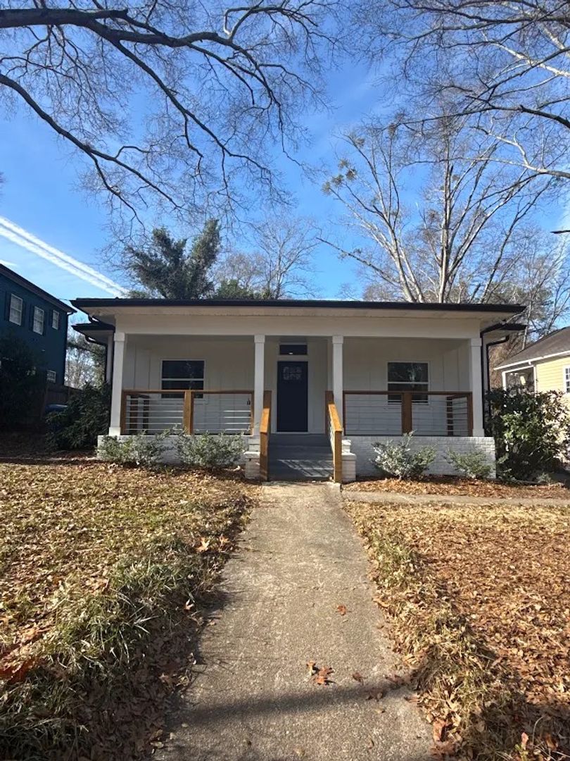 Atlanta House: 850 Ridge Ave NW