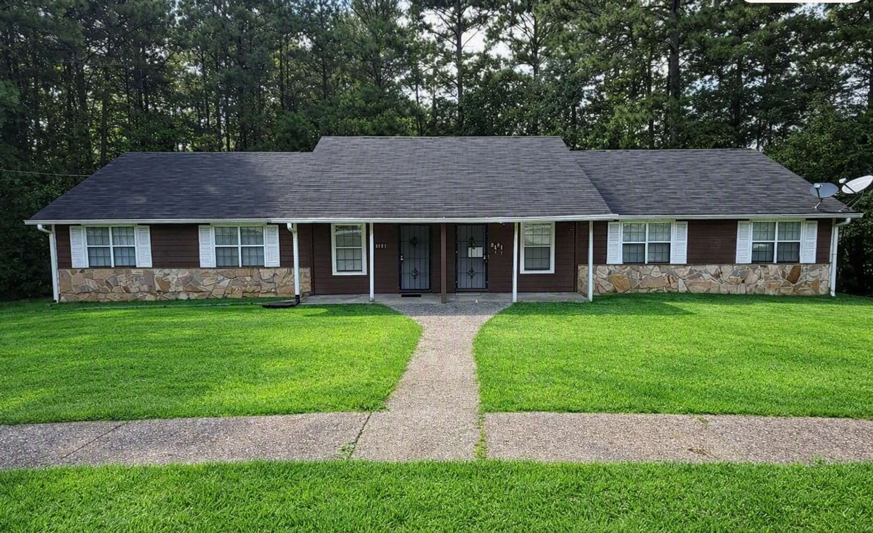 Jonesboro Apartment: 8483 Pineland Dr