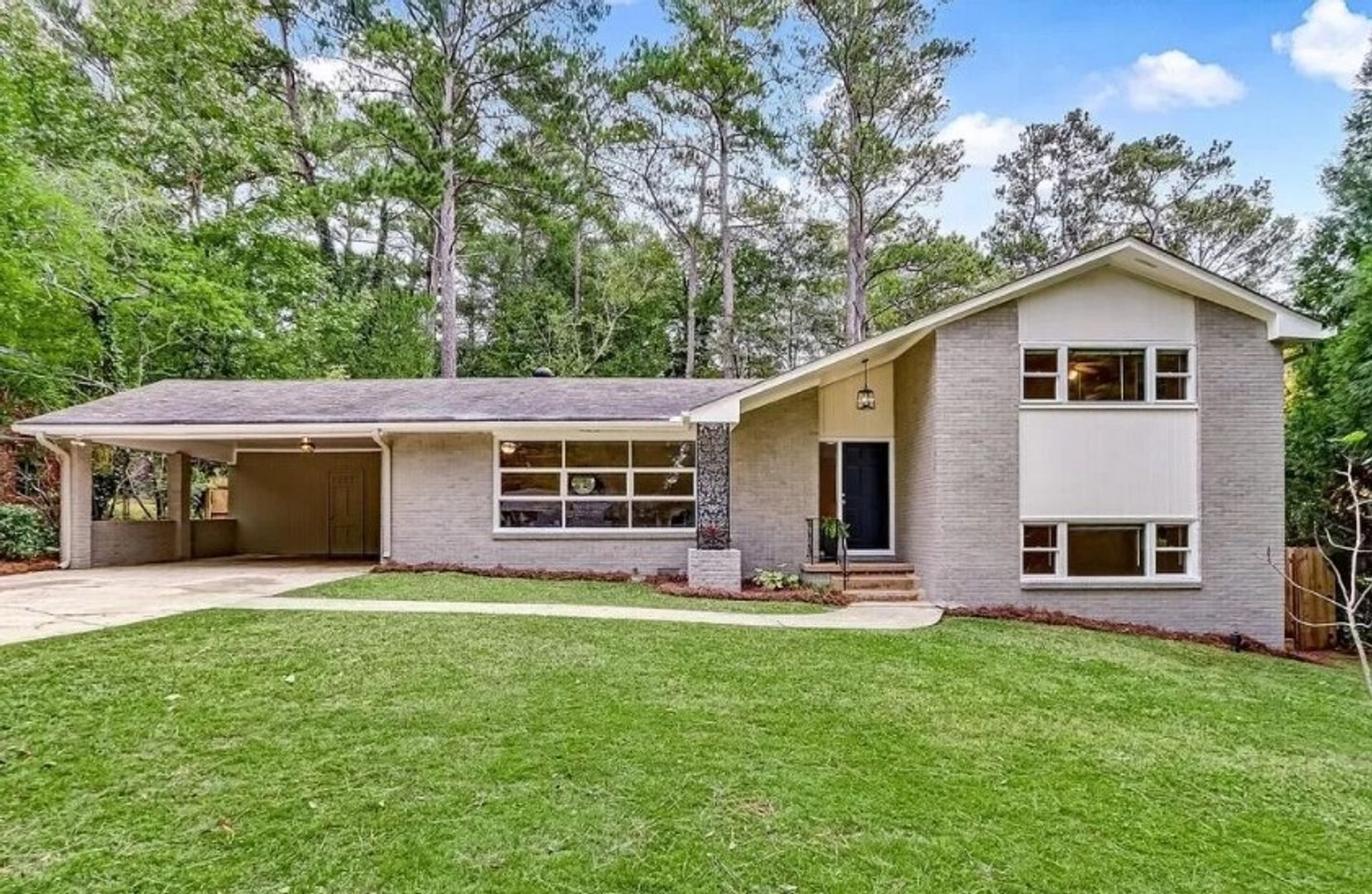 Atlanta House: 1237 Jody Ln NE