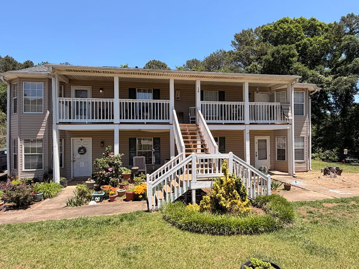 Athens Apartment: 120 Cumberland Ct