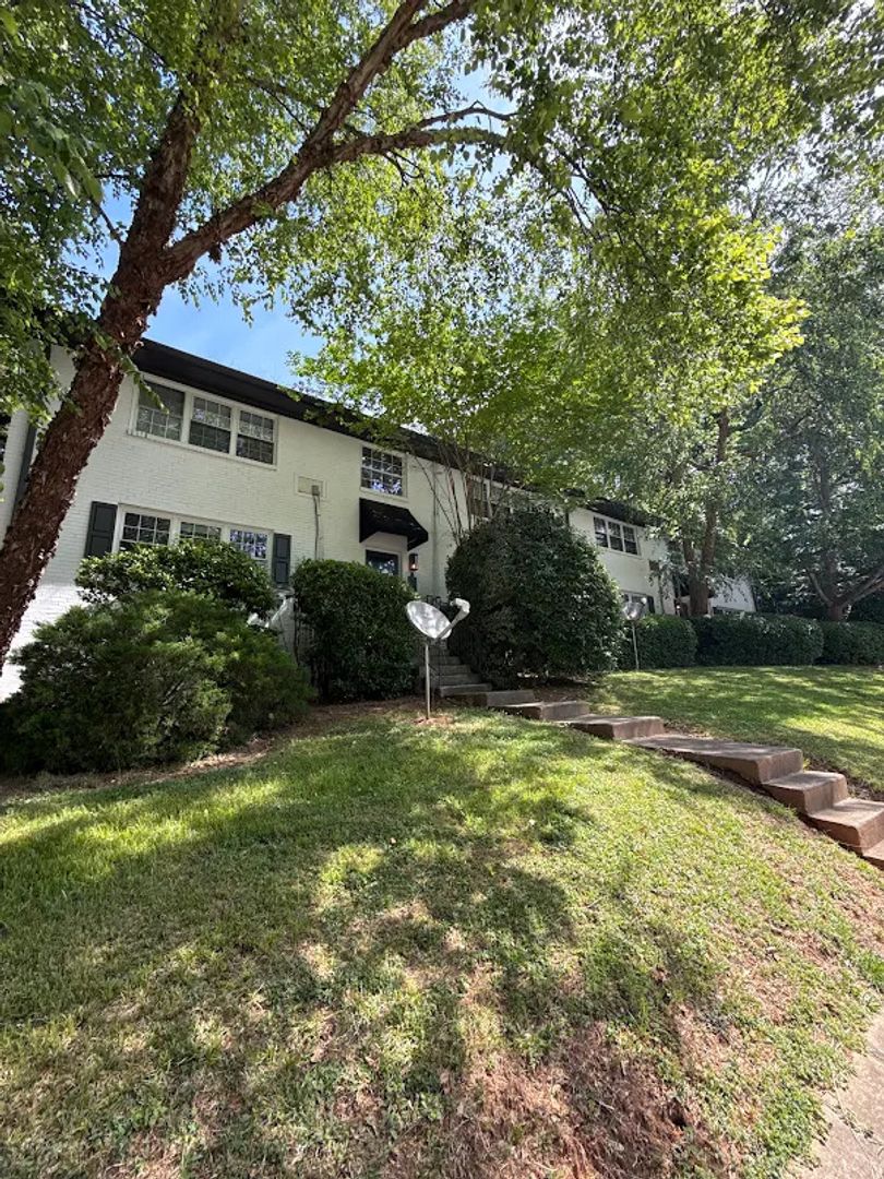 Atlanta Apartment: 401 Clifton Rd