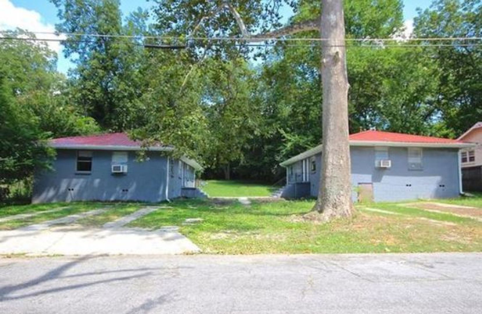 East Point Apartment: 2904 8th St