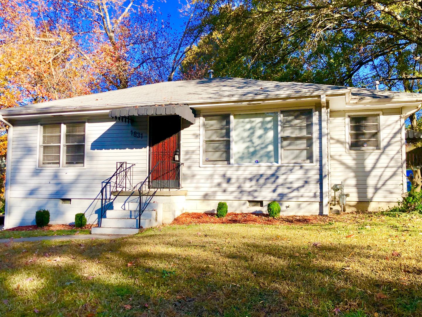 East Point House: 1831 Center Avenue