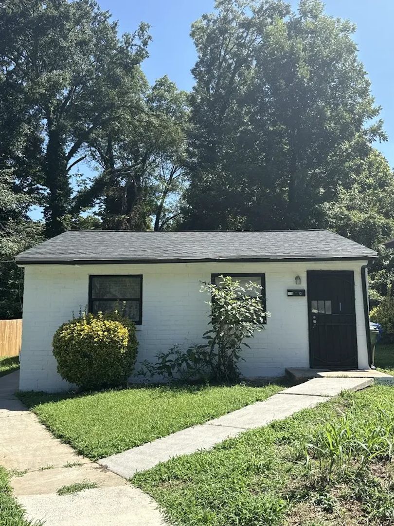 Atlanta Apartment: 990 Lawton St SW