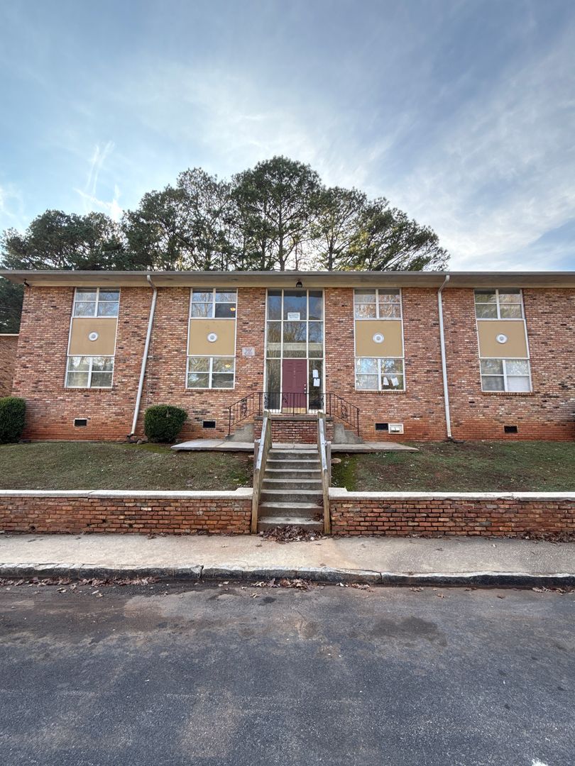 Decatur Apartment: 1609 Line Cir