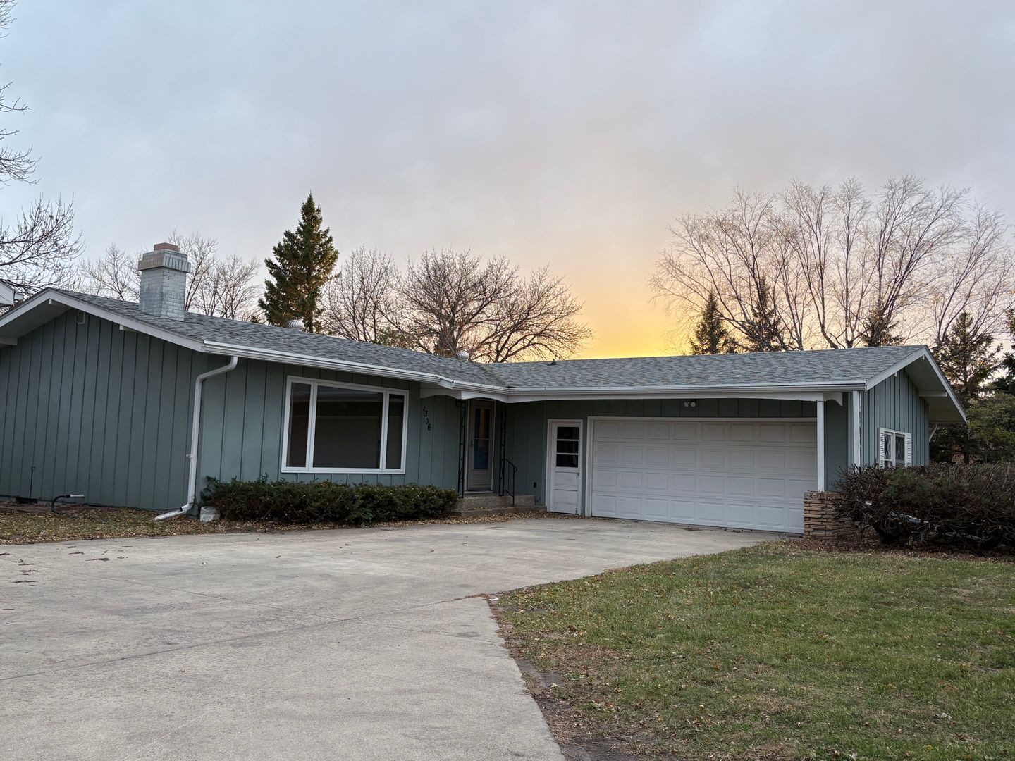Watertown House: 1306 3rd Ave NE
