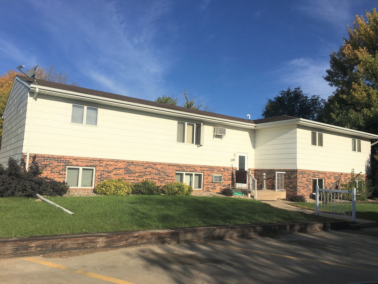 Watertown Apartment: 1320 4th Ave SE