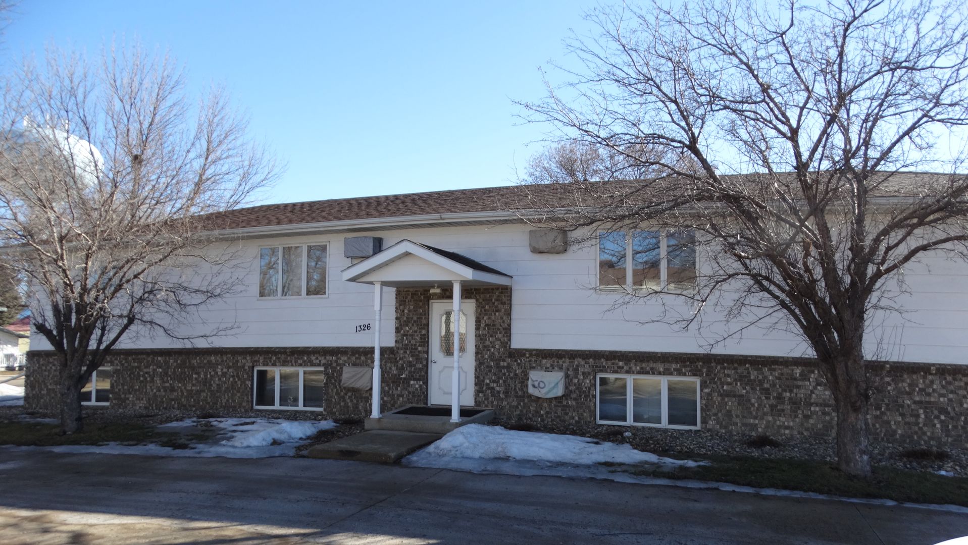 Watertown Apartment: 1326 4th Ave SE