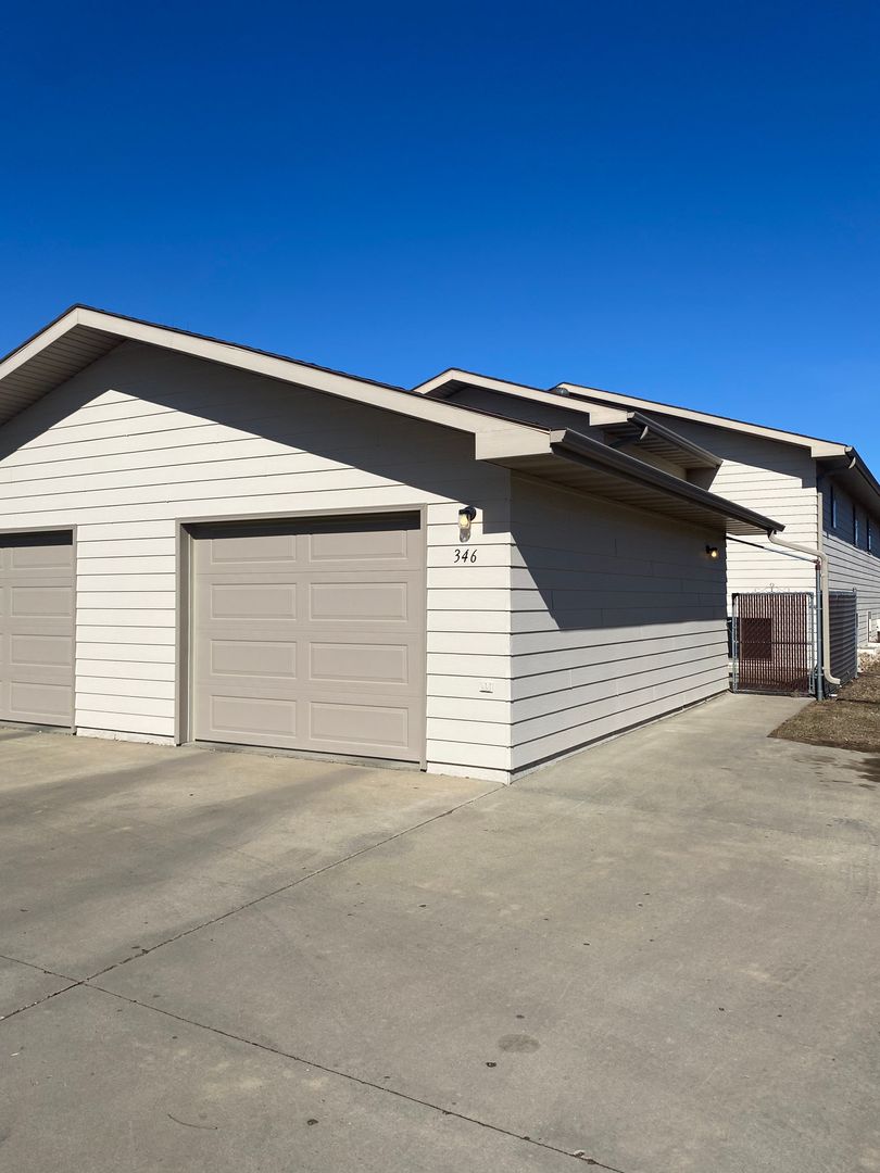 Watertown Townhome: 18th St SW